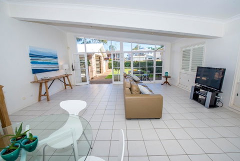 A Foreshore - Salamander Bay - Your Accommodation 3