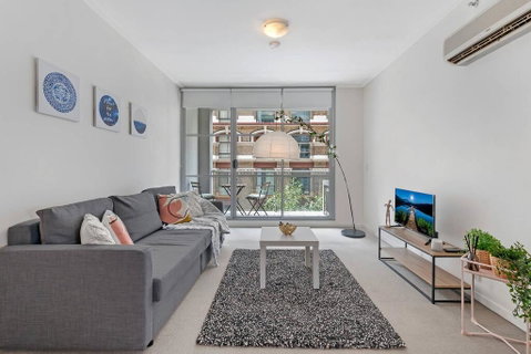 A Modern & Stylish Studio Near Darling Harbour - Your Accommodation 2