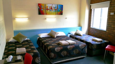 A&A Lodge Motel - Your Accommodation 3