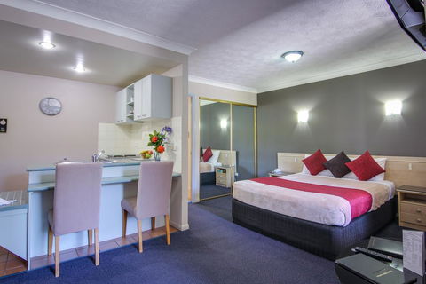 AAA Airport Albion Manor Apartments And Motel - Your Accommodation 0