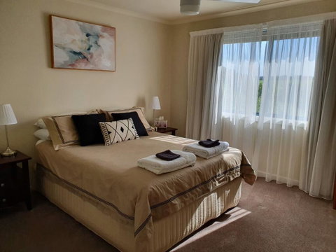 Abalone Guest Accommodation - Your Accommodation 2
