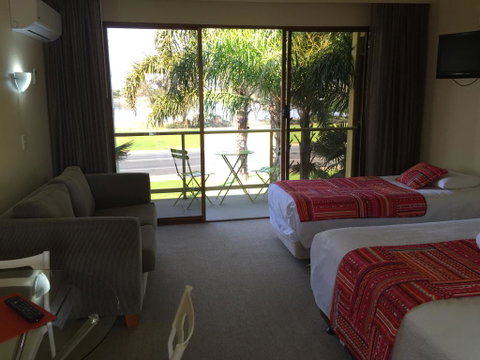 Abel Tasman Waterfront Motel - Your Accommodation 3