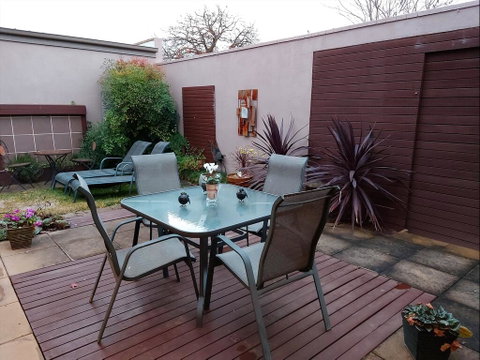About Time Retreats- Studio Seven - Your Accommodation 2
