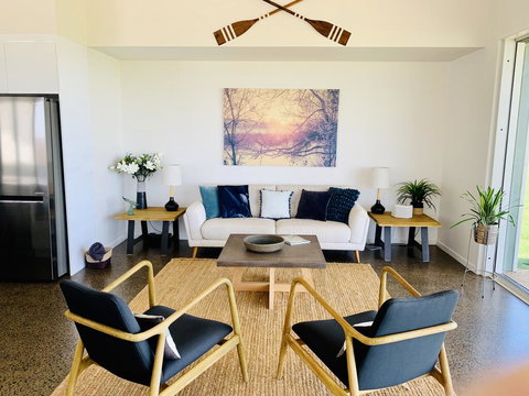 Absolute Beachfront & Secluded New Home - Your Accommodation 3