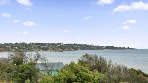 ABSOLUTE BEACHFRONT - FRANKSTON - Your Accommodation 1