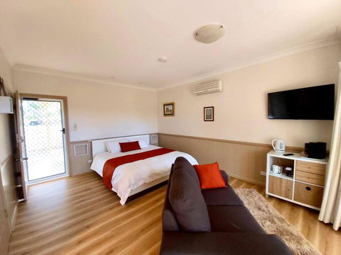 Accommodation Creek Cottages & Sundown View Suites - Your Accommodation 1