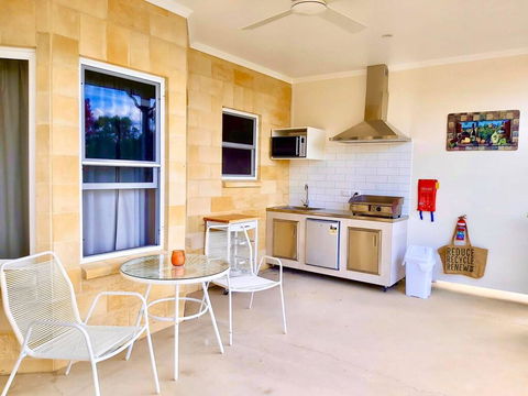Accommodation Creek Cottages & Sundown View Suites - Your Accommodation 2