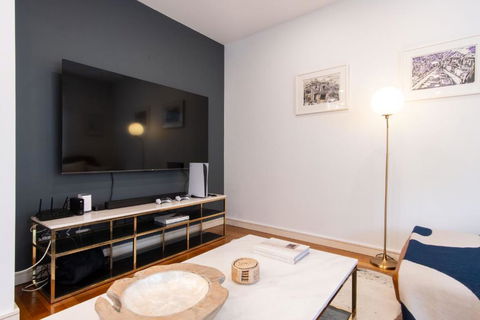 Eggie\'s Nest - Luxury City Apartment - Your Accommodation 2