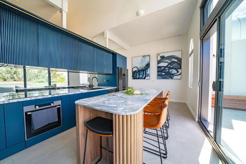 Elegant 3BR Apt -Bondi Junction & Stunning Skyline - Your Accommodation 4