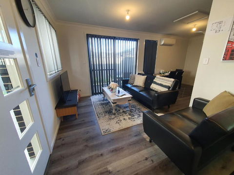 Entire 2br, Hideaway - Your Accommodation 4