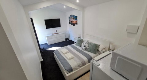 Esplanade Gateway - Your Accommodation 1