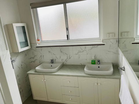 Executive Central Home - Your Accommodation 2