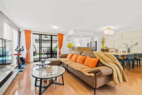 Equitice Autumn Moonlight Villa - Your Accommodation 0