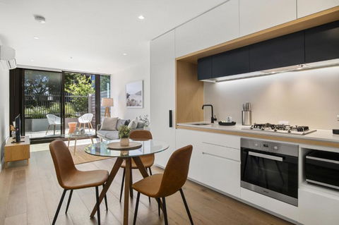 Fabulous 1-Bed With Pool And Private Courtyard - Your Accommodation 2