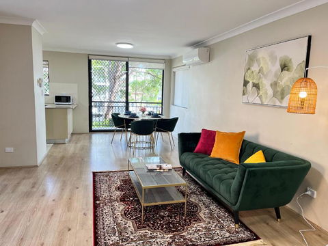 Fabulous 2 Bedroom Apartment, Secured Free Parking - Your Accommodation 1