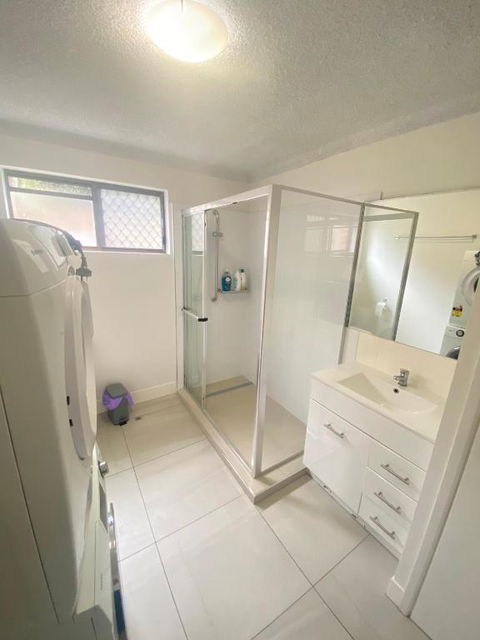 Fabulous Canal-front Unit In Mooloolaba - Your Accommodation 2