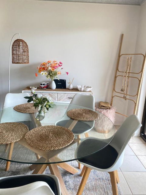 Fabulous Canal-front Unit In Mooloolaba - Your Accommodation 4