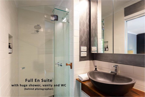 Fernbrook - Luxurious Country Retreat - Your Accommodation 4