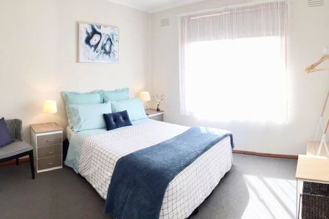 FERNLY BFast, WiFi Nflx AC Walk2Pizza Liquor Deli, - Your Accommodation 0