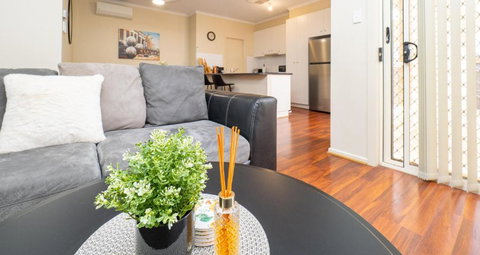 Family Comfort In Blakes Crossing Blakeview With A Short Walk To Shops And Supermarkets - Your Accommodation 1