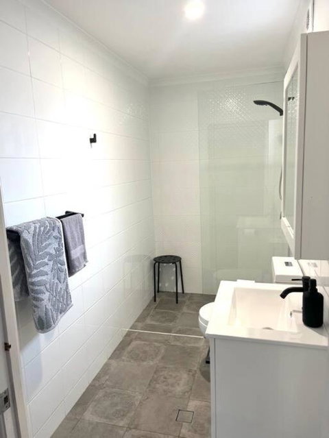 Gabba Central 2 Separate Homes 1 Block 6 Bdrms - Your Accommodation 3