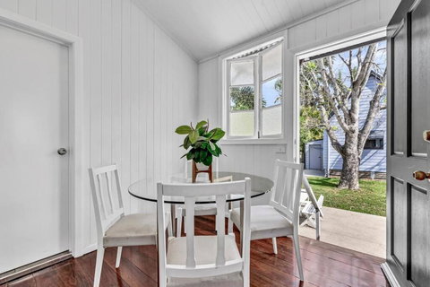 Gabba Central 2 Separate Homes 1 Block 6 Bdrms - Your Accommodation 4