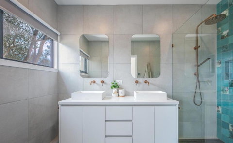 Glamour In Gisborne - With Spa! - Your Accommodation 4