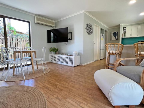 HAPPY DAZE - Your Accommodation 1