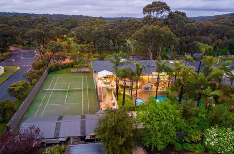 Hawthorndene Masterpiece Squash Court Pool - Your Accommodation 0