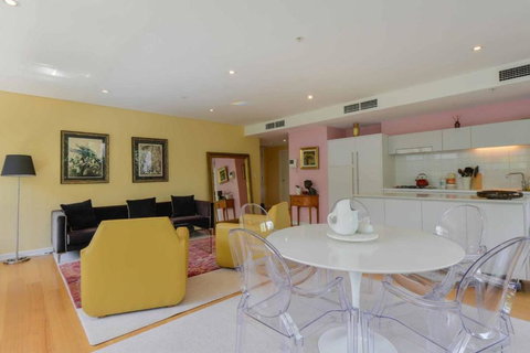 HAZEL Chapel St Socialite. Pool, Spa & Gym - Your Accommodation 1