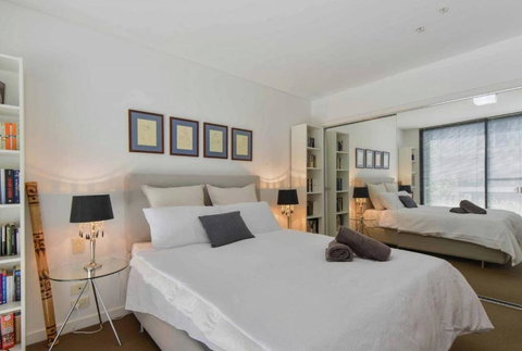 HAZEL Chapel St Socialite. Pool, Spa & Gym - Your Accommodation 2