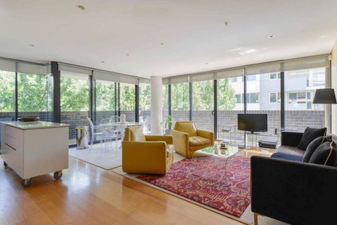 HAZEL Chapel St Socialite. Pool, Spa & Gym - Your Accommodation 0