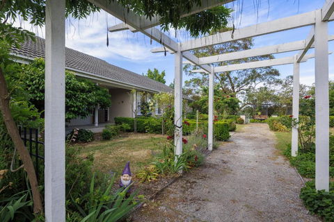 Heritage Holiday House No.17 - Your Accommodation 0