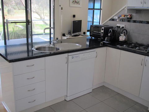 Hidden Grove Retreat - Your Accommodation 1