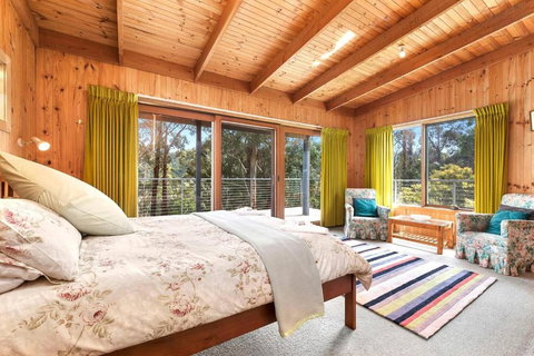 HILLSIDE HOUSE - Your Accommodation 1