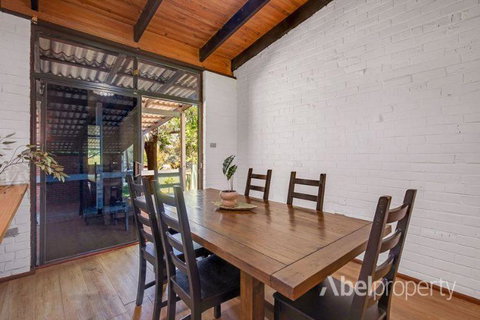 Historical Cottage In The Hills - Your Accommodation 1