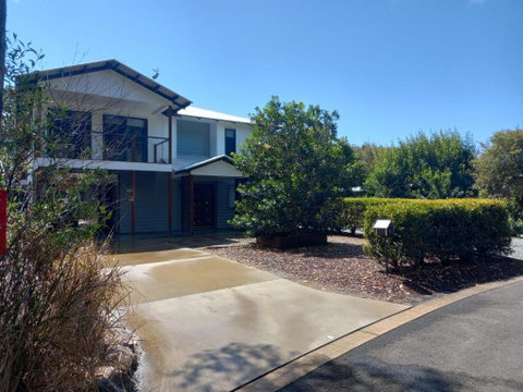 Ibis 9 House - Your Accommodation 0