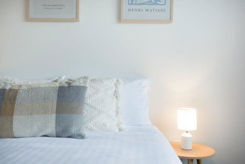 Homely Abode - Near City With Parking - Your Accommodation 0