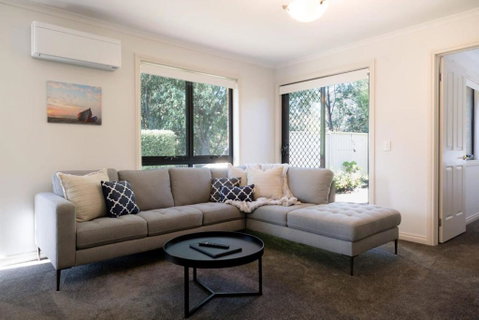 Homely Unit Located Near The City With Parking And Wifi - Your Accommodation 0