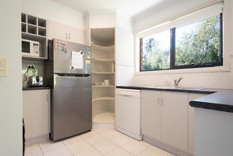 Homely Unit Located Near The City With Parking And Wifi - Your Accommodation 3