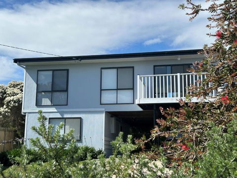 Iconic Beach House On Bruce - Your Accommodation 0