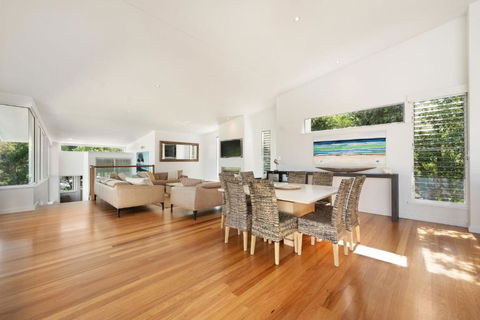 Iconic Noosa Beach House In McAnally Drive Sunshine Beach - Your Accommodation 2