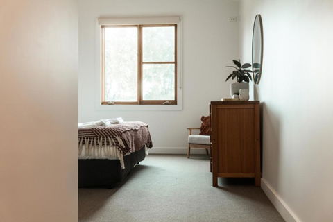 Idyllic Loft In The Heart Of Lovedale - Your Accommodation 2