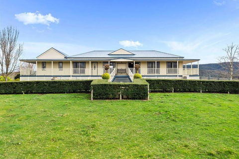 IRONBARK FARM Farmhouse On 52 Acres In The Scenic Yarra Valley - Your Accommodation 0