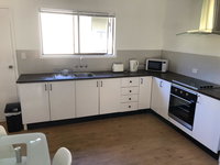 Airlie Getaway Unit 1