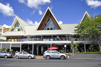 Airlie Waterfront Accommodation