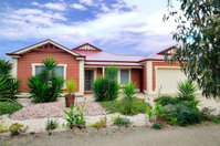 All Seasons Port Elliot Holiday House