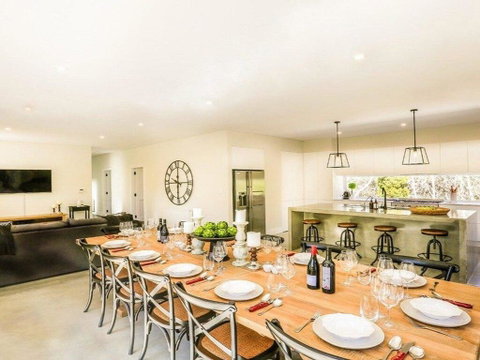 Amaroo - Modern, Luxurious And Chic - Your Accommodation 3