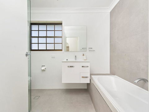 Amaroo Retreat @ Fingal Bay - Your Accommodation 2