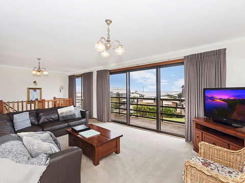 AMBIENCE BY THE SEA - Your Accommodation 3